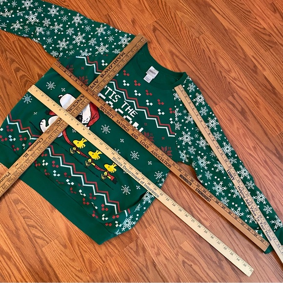 Official Snoopy Charlie Brown Christmas Sweater Peanuts Snowflake Green Holiday - Picture 3 of 9